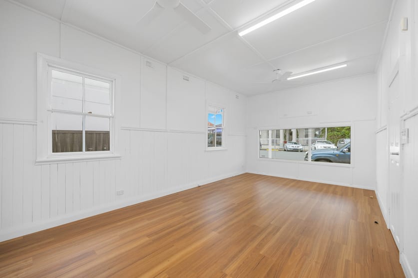 Click to view all images 48 Cameron Street Wauchope NSW 2446 - Image 3