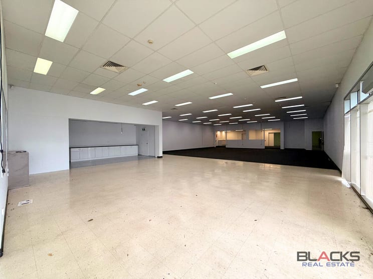 Click to view all images Shop 9/106 Nebo Road West Mackay QLD 4740 - Image 1