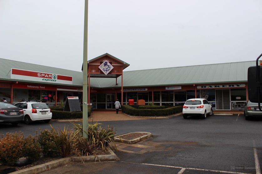 Click to view all images 3a/462 West Street Kearneys Spring QLD 4350 - Image 2