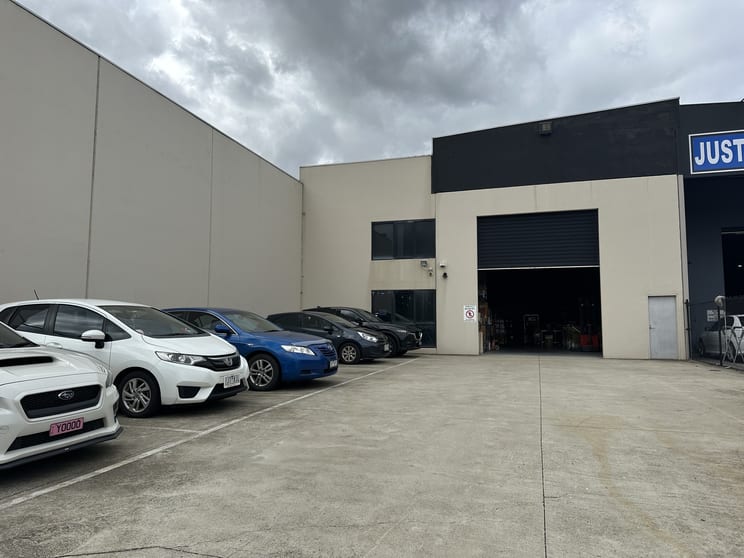 Click to view all images 1/3 Shaft Court Hoppers Crossing VIC 3029 - Image 1
