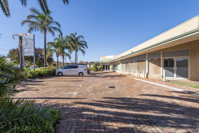Click to view all images 2/14 Livingstone Road Rockingham WA 6168 - Image 2