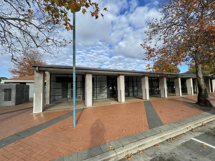 Click to view all images Shop 1/7-19 Charnwood Place Charnwood ACT 2615 - Image 1