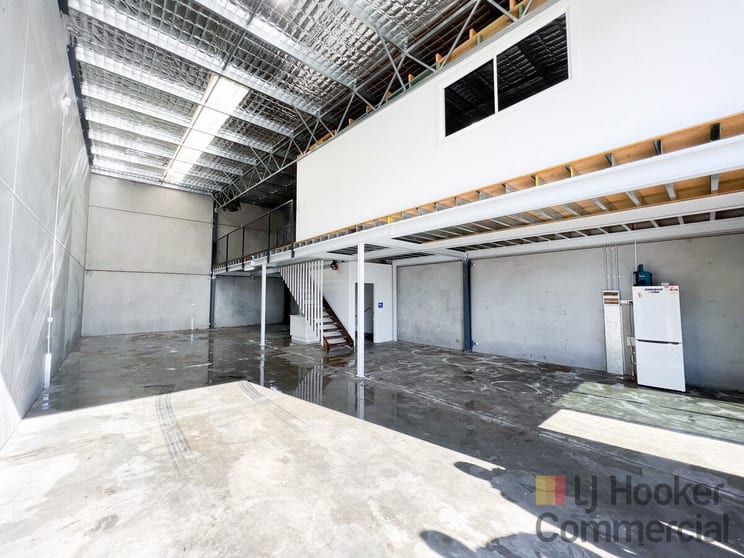 Click to view all images 6/3 Fleet Close Tuggerah NSW 2259 - Image 2