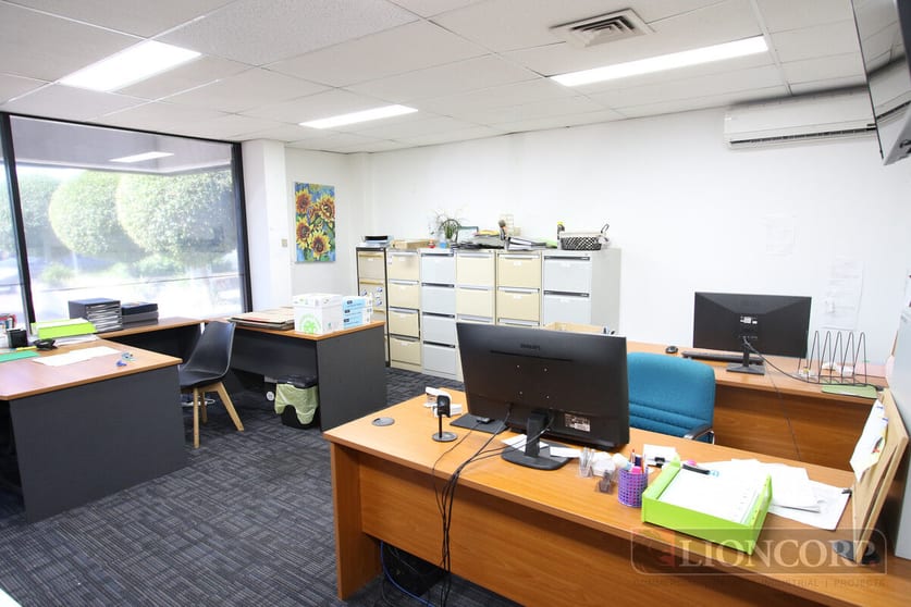 Click to view all images Upper Mount Gravatt QLD 4122 - Image 2