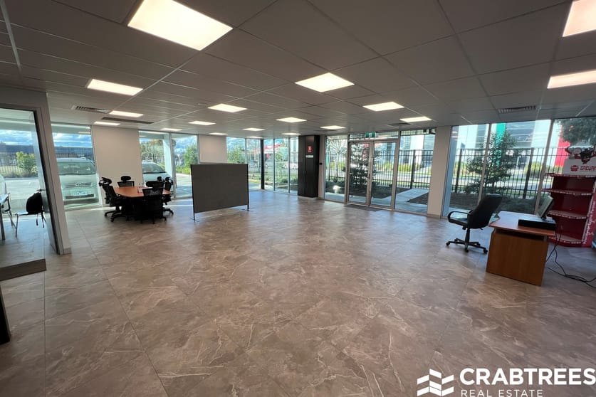 Click to view all images 12 Whitfield Boulevard Cranbourne West VIC 3977 - Image 3