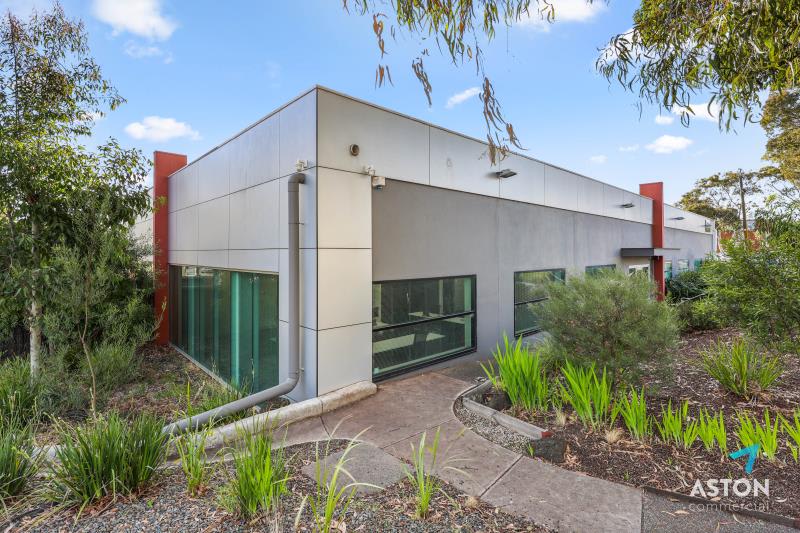 Click to view all images 1/1 Hardner Road Mount Waverley VIC 3149 - Image 2