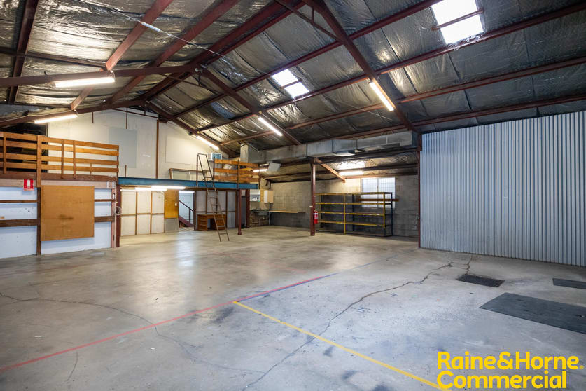 Click to view all images 4/381 Edward Street Wagga Wagga NSW 2650 - Image 3