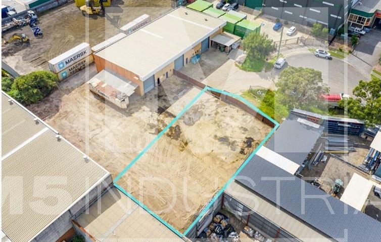 Click to view all images Yard/6 Pat Devlin Close Chipping Norton NSW 2170 - Image 3
