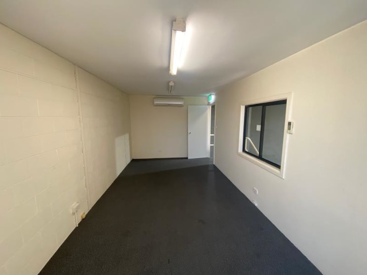 Click to view all images Unit 9/8-10 Barry Road Chipping Norton NSW 2170 - Image 2