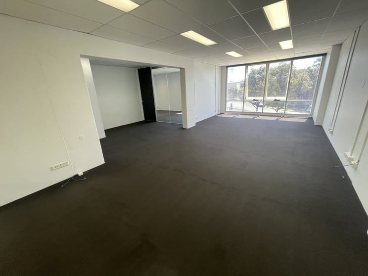Click to view all images 2/35 Mangrove Lane Taren Point NSW 2229 - Image 3