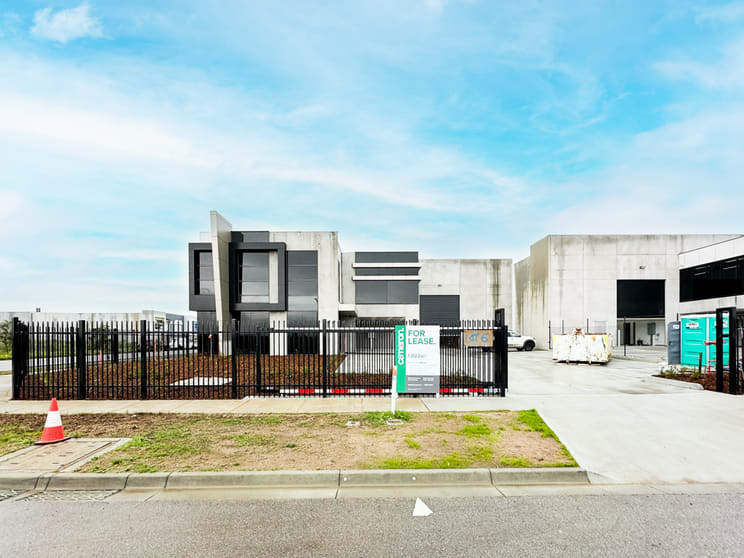Click to view all images 54 Selenium Way Clyde North VIC 3978 - Image 3