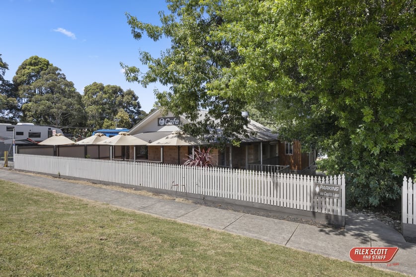 Click to view all images 5 Young Street Leongatha VIC 3953 - Image 2