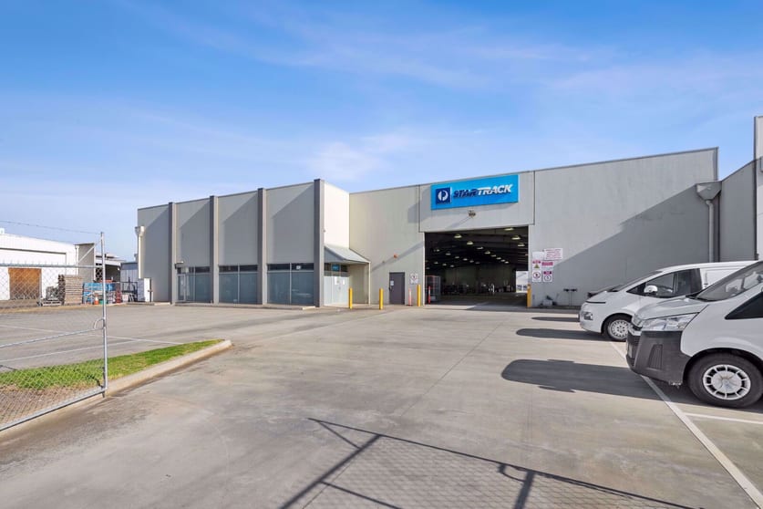 Click to view all images 7 Saunders Street North Geelong VIC 3215 - Image 1