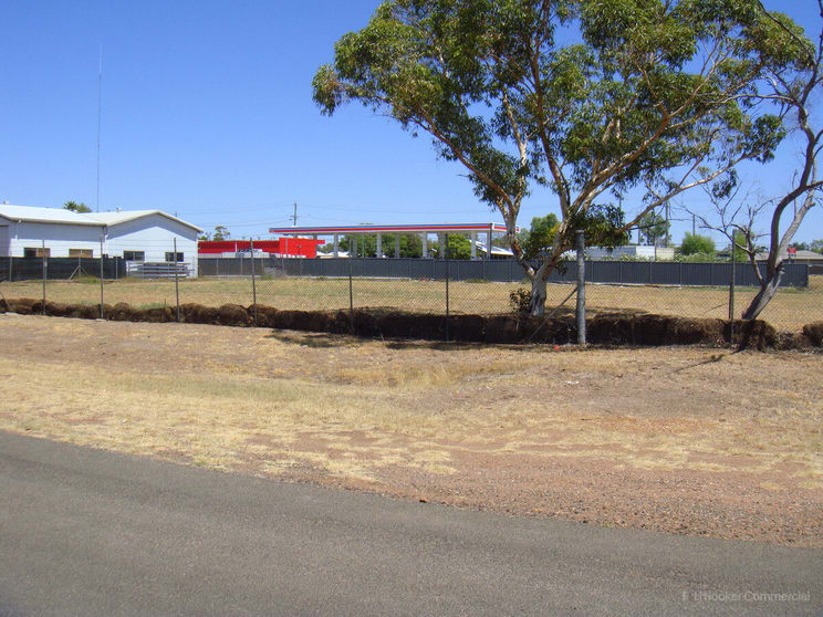 Click to view all images 63-65 Hawthorne Street Roma QLD 4455 - Image 1