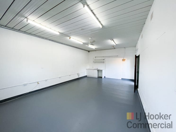 Click to view all images 3/130 Wyong Road Killarney Vale NSW 2261 - Image 2