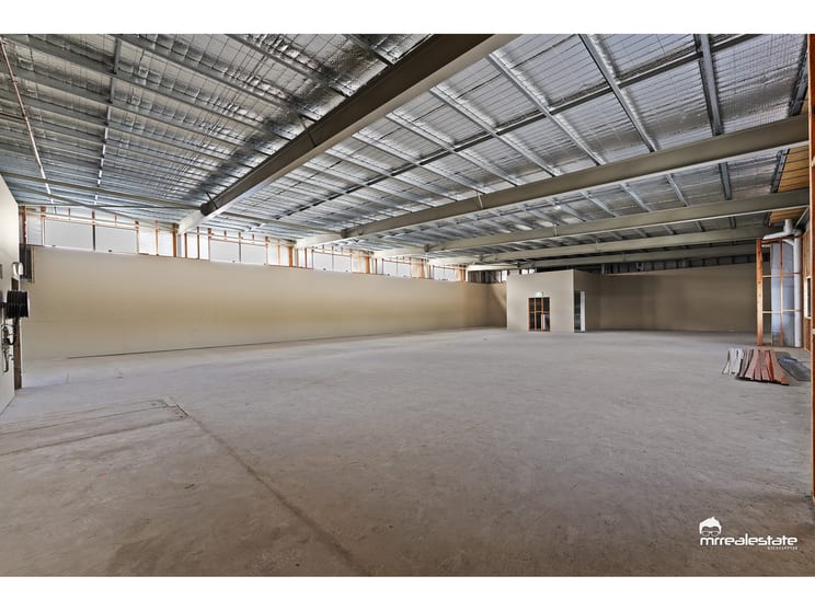Click to view all images 2/161 Musgrave Street Berserker QLD 4701 - Image 3
