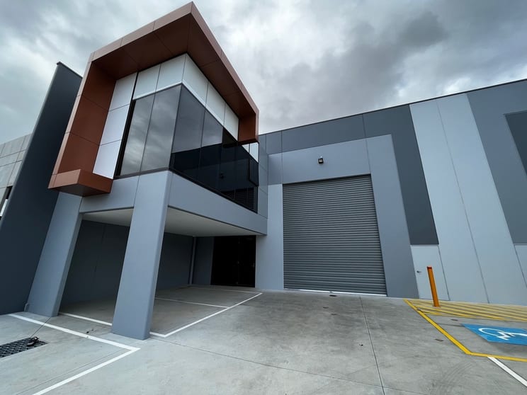 Click to view all images 1/9 Kelly Court Springvale VIC 3171 - Image 1