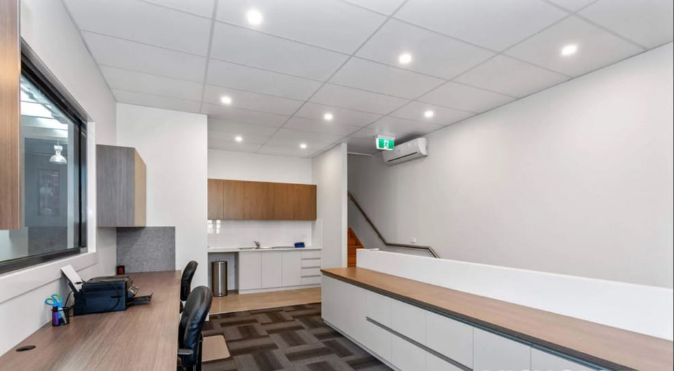 Click to view all images 4/1-5 Hamlet Street Cheltenham VIC 3192 - Image 3