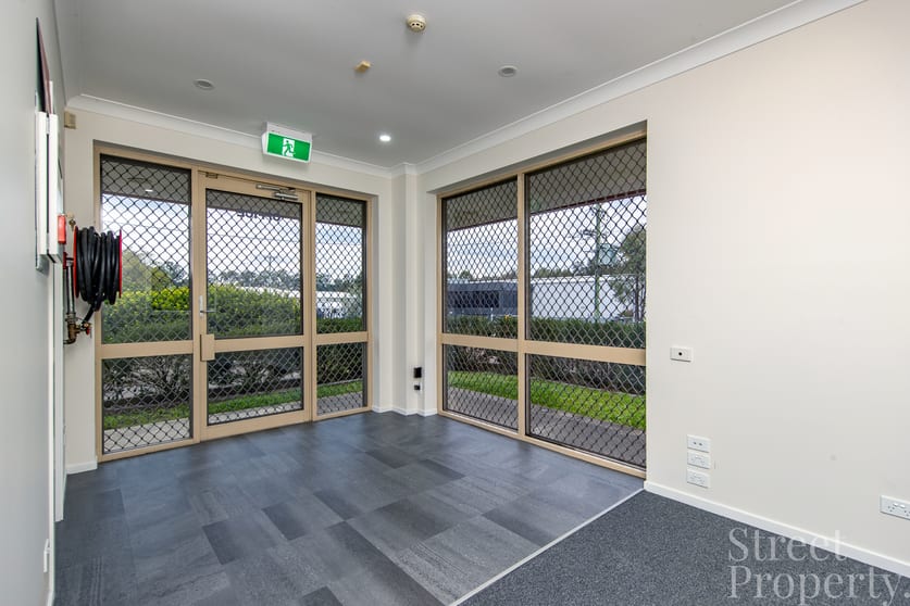10 Ironbark Close Warabrook NSW 2304 - Image 2