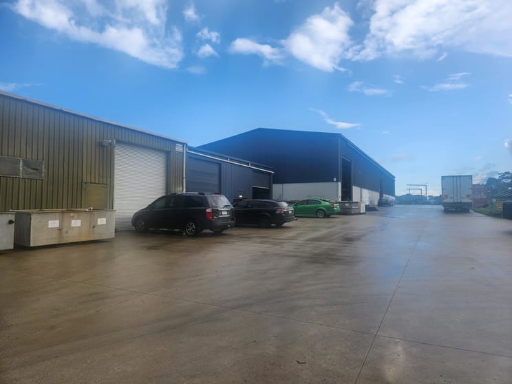 Click to view all images 1/260 Sunshine Road Tottenham VIC 3012 - Image 1