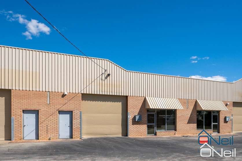 Click to view all images 2/42 Gillam Drive Kelmscott WA 6111 - Image 2