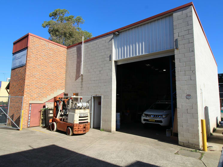 Click to view all images 1/21 Bessemer Street Blacktown NSW 2148 - Image 1