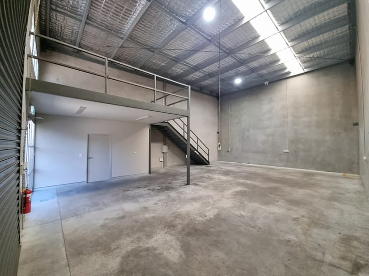 Click to view all images 15/8 Gibbens Road West Gosford NSW 2250 - Image 2
