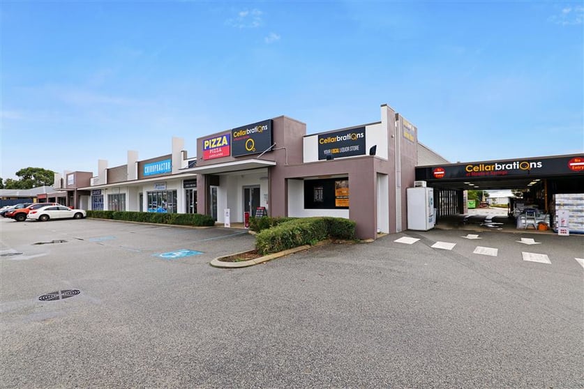 Click to view all images 4 & 6/7 Formby Road Meadow Springs WA 6210 - Image 1