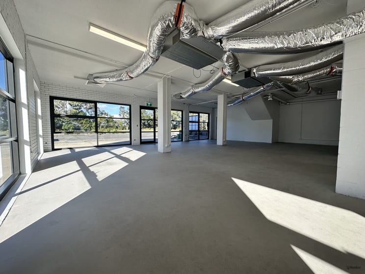 Click to view all images 43 Minjungbal Drive Tweed Heads South NSW 2486 - Image 2