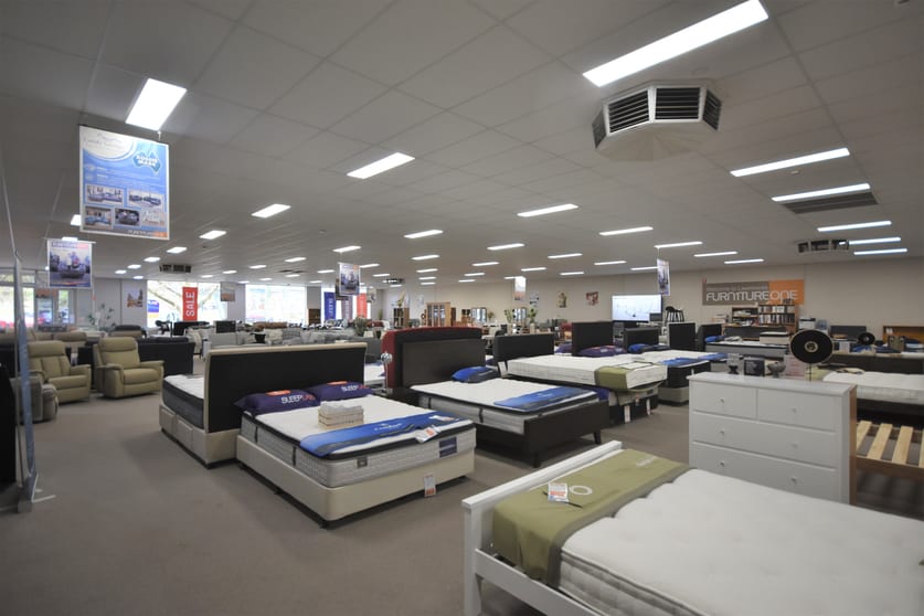 Click to view all images 549 Young Street Albury NSW 2640 - Image 2