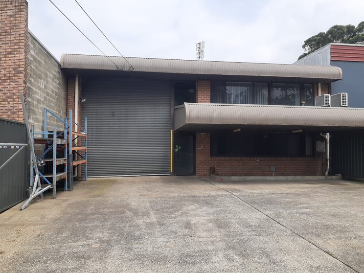Click to view all images 25 Kirrawee Road Gosford NSW 2250 - Image 1