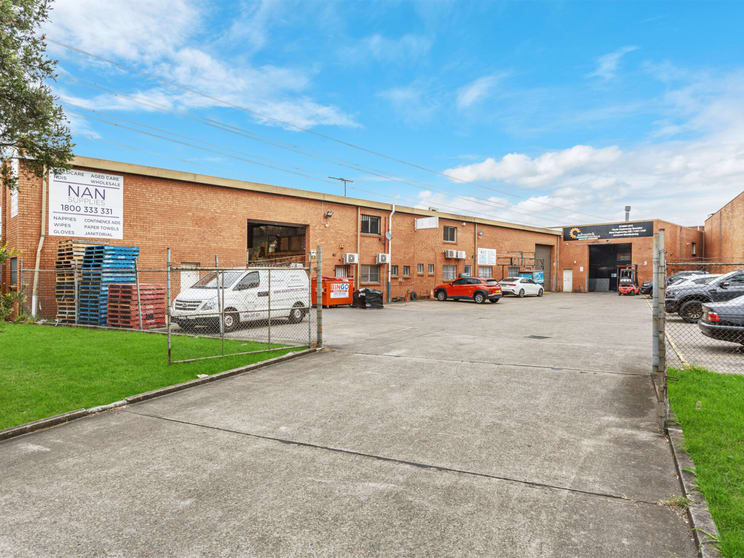 2/80 Hassall Street Wetherill Park NSW 2164 - Image 1
