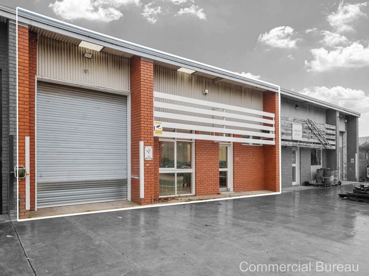 Click to view all images 5/15-17 Slough Road Altona VIC 3018 - Image 1