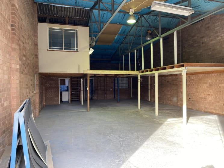 Click to view all images Unit 2/254 Milperra Road Milperra NSW 2214 - Image 2
