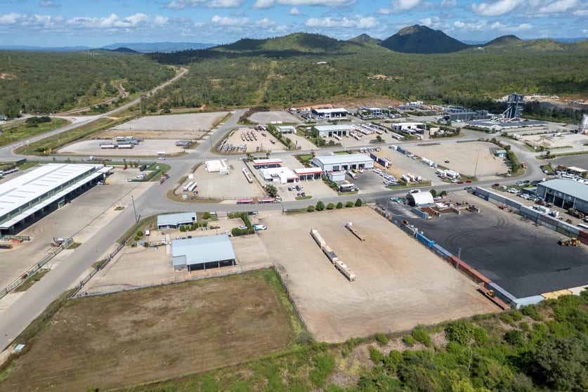 Click to view all images 2-6 Curley Circuit Roseneath QLD 4811 - Image 2