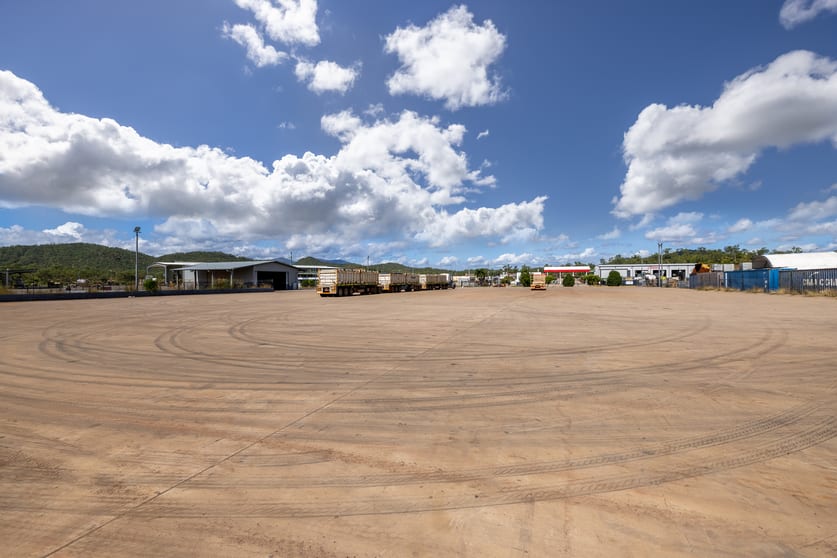 Click to view all images 2-6 Curley Circuit Roseneath QLD 4811 - Image 3