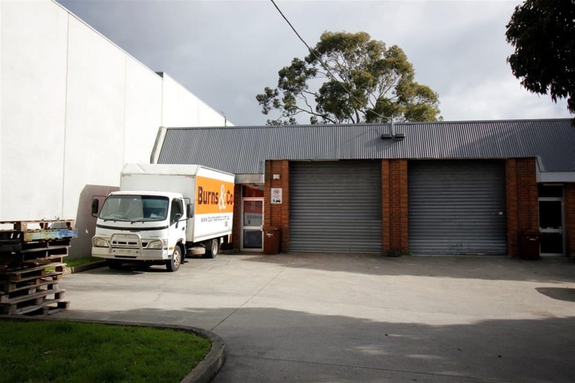 Click to view all images 1/15 Michellan Court Bayswater VIC 3153 - Image 2
