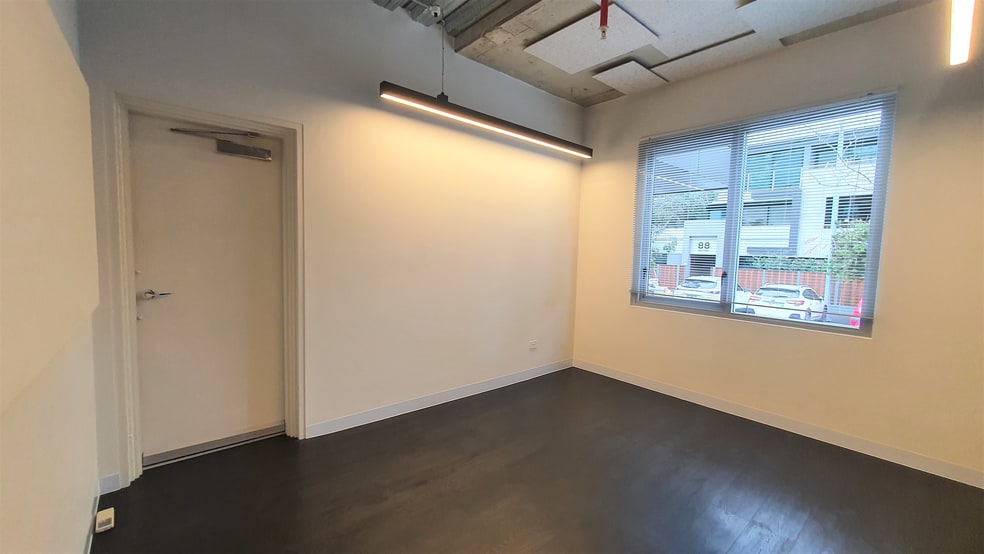 Click to view all images 23/93 Dow Street Port Melbourne VIC 3207 - Image 3