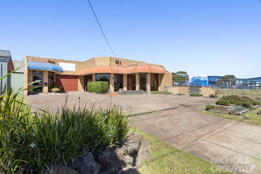 Click to view all images 1/6 Virginia Street Mornington VIC 3931 - Image 2
