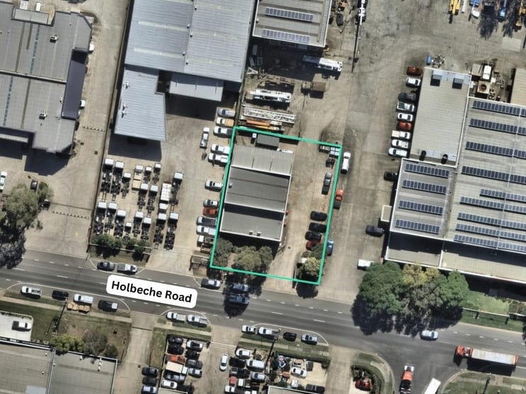 Click to view all images 39 Holbeche Road Arndell Park NSW 2148 - Image 2