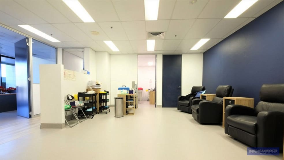 Click to view all images GF1/301 Coronation Drive Milton QLD 4064 - Image 1