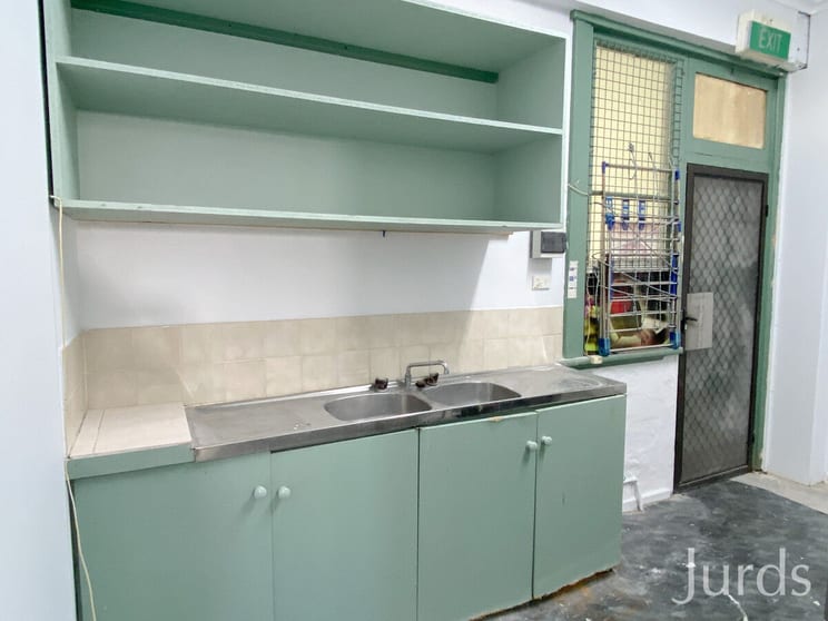 Click to view all images 1/167 Vincent Street Cessnock NSW 2325 - Image 3