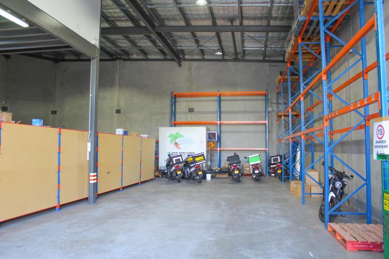 Click to view all images Unit 3/35 Norman Street Peakhurst NSW 2210 - Image 2