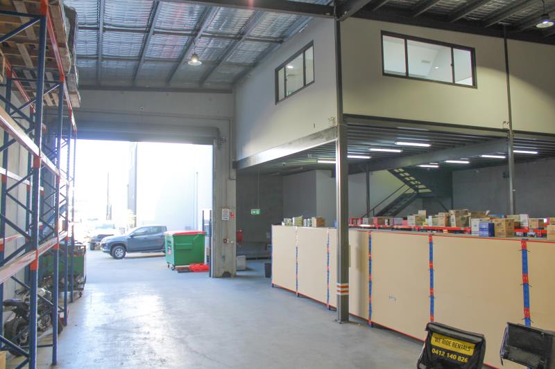 Click to view all images Unit 3/35 Norman Street Peakhurst NSW 2210 - Image 3