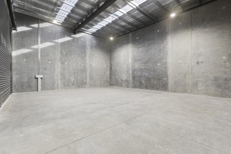 Click to view all images Whole Property/Unit 8, 25 De Goldis Road Fyansford VIC 3218 - Image 2