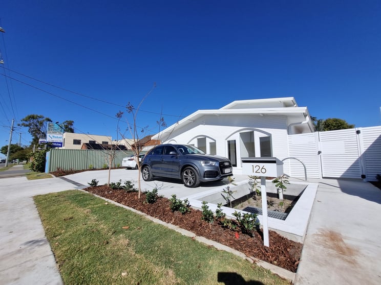 Click to view all images 126 Ashmore Rd Benowa QLD 4217 - Image 1