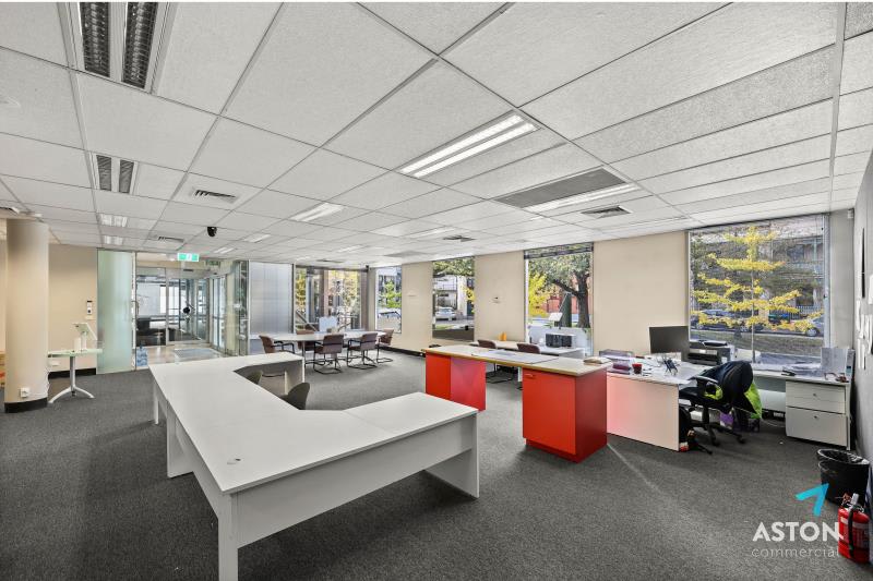 Click to view all images 2/221 Drummond Street Carlton VIC 3053 - Image 2