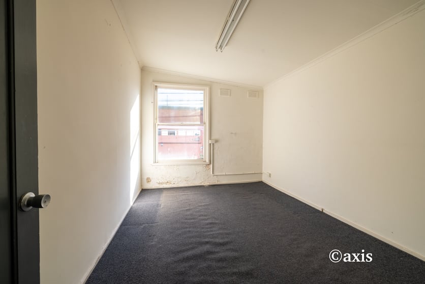 Click to view all images 250 Inkerman Street St Kilda East VIC 3183 - Image 3