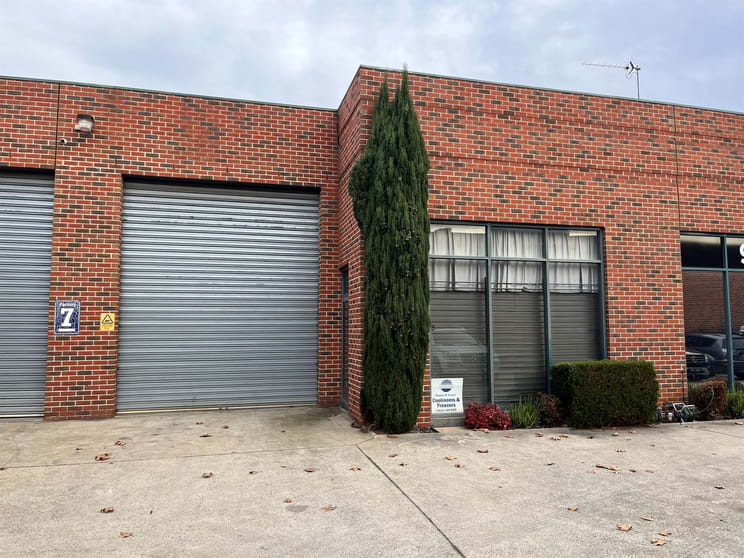 Click to view all images 8/6-8 Eastspur Court Kilsyth VIC 3137 - Image 1