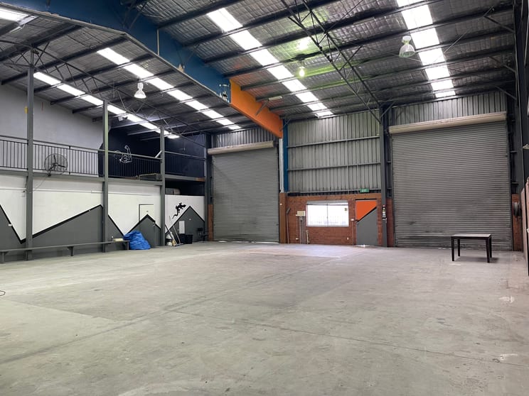 Click to view all images 1&2/26 Raws Crescent Hume ACT 2620 - Image 3